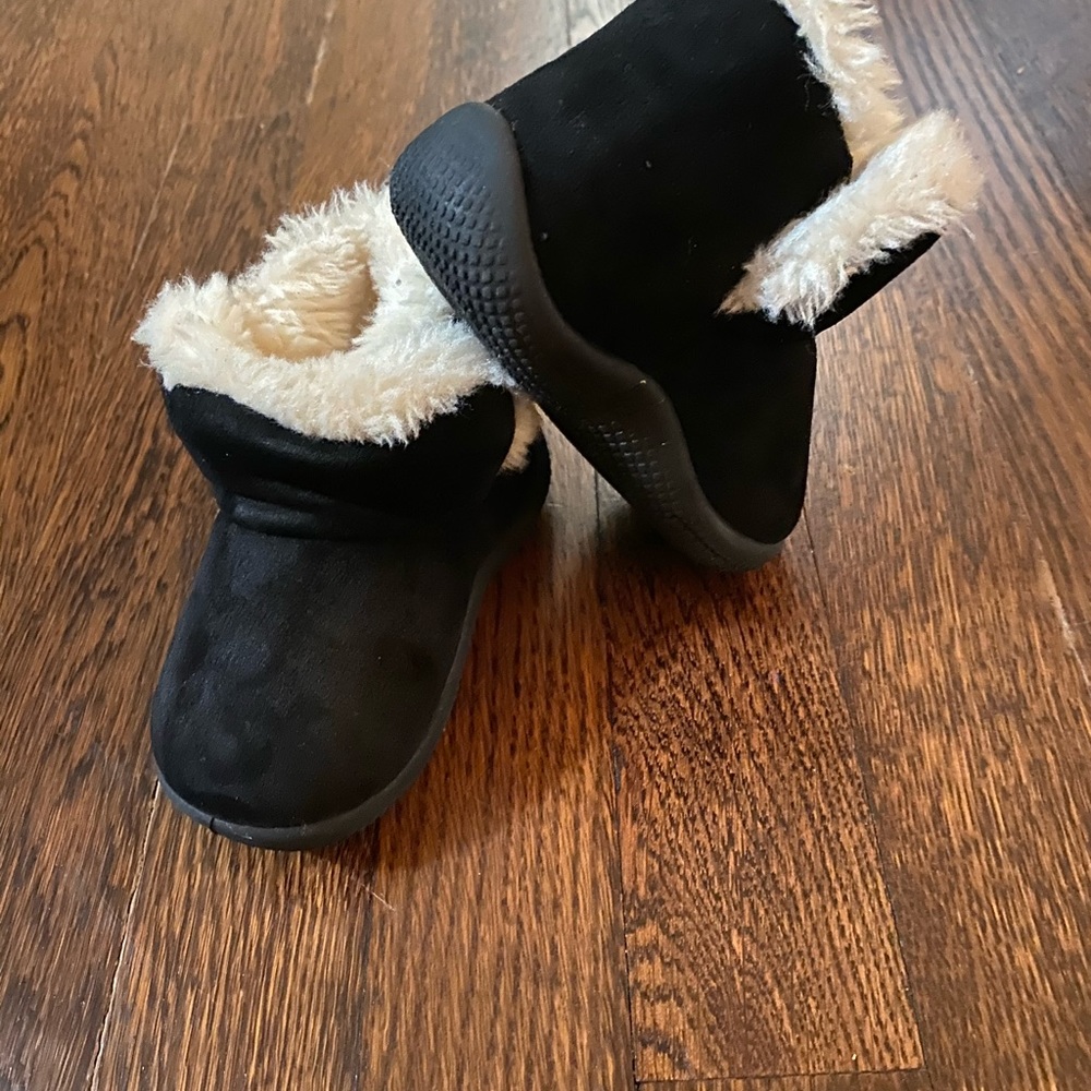 Toddler size 5 black boots
